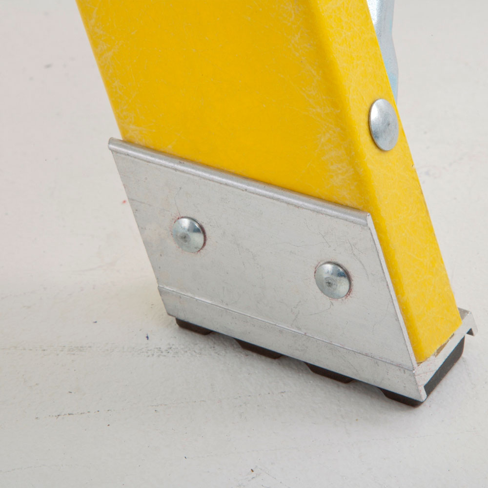 02117-zarges5-fibreglass.jpg